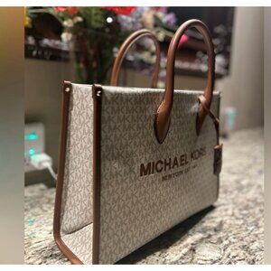 Michael Kors Tote